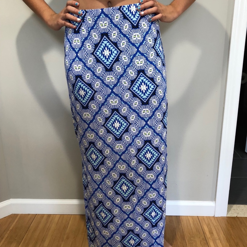 Long maxi skirt